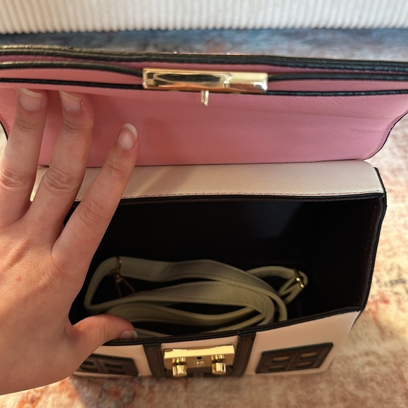 🏡NEW House Novelty Purse🏡 - Picture 5 of 5